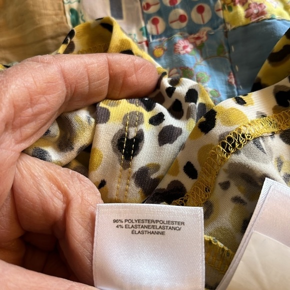 Nine West sleeveless animal print top in yellow, black, gray & white. Size L - Picture 7 of 7